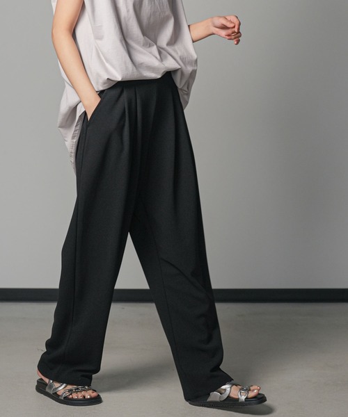 mili an deni(ミリアンデニ)の「カットジョーゼットタックパンツ(スラックス・レディース・チャコールグレー/ブラック/ライトグレー・M)」の5枚目の写真