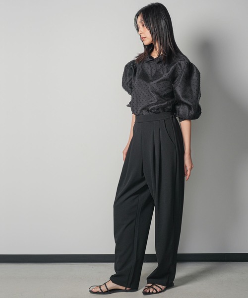 mili an deni(ミリアンデニ)の「カットジョーゼットタックパンツ(スラックス・レディース・チャコールグレー/ブラック/ライトグレー・M)」の8枚目の写真