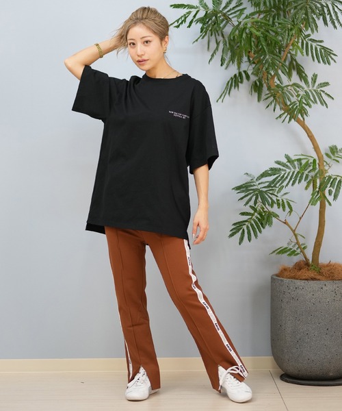 NEW ERA(ニューエラ)の「【ユニセックス】NEW ERA/ニューエラ オーバーサイズ/バックプリントTシャツ 14391903/14391904(Tシャツ/カットソー・レディース・ブラック/ホワイト・M/S)」の4枚目の写真