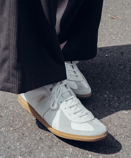 Subciety(サブサエティ)の「German trainer(スニーカー・メンズ・ブラック/ホワイト・45/44/43/42)」の4枚目の写真