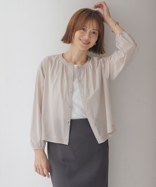 J.PRESS(ジェイプレス)の「【洗える】シアー カーディガン(Tシャツ/カットソー・レディース・ブラック系/ライトグレー系/ベージュ系・T13/T15)」の3枚目の写真