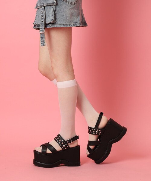 cs T&P（シーエスティーアンドピー）の「厚底スタッズ付きサンダル（サンダル・レディース・ブラック/パイソン/ホワイト・S/M/L/LL）」の4枚目の写真