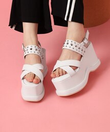 cs T&P（シーエスティーアンドピー）の「厚底スタッズ付きサンダル（サンダル）」