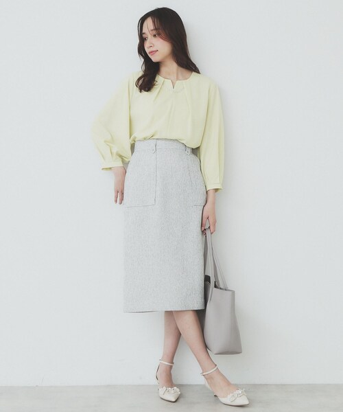 index（インデックス）の「2WAYキーネックタックブラウス【洗濯機洗い可/防シワ】（シャツ/ブラウス・レディース・ライトイエロー系/ホワイト系4/サンドベージュ/ネイビー・36/38/40/42）」の6枚目の写真