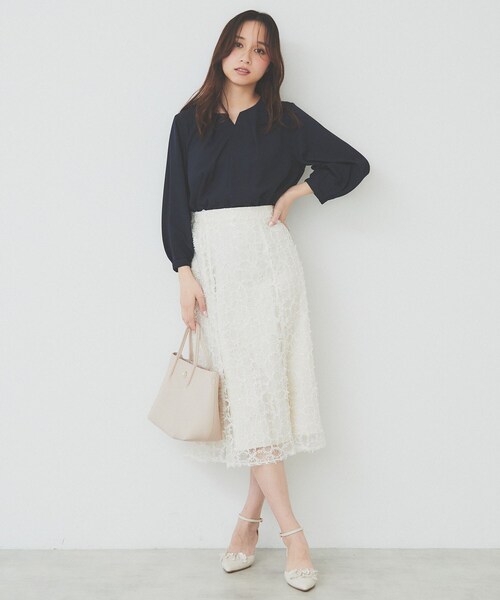 index（インデックス）の「2WAYキーネックタックブラウス【洗濯機洗い可/防シワ】（シャツ/ブラウス・レディース・ライトイエロー系/ホワイト系4/サンドベージュ/ネイビー・36/38/40/42）」の22枚目の写真