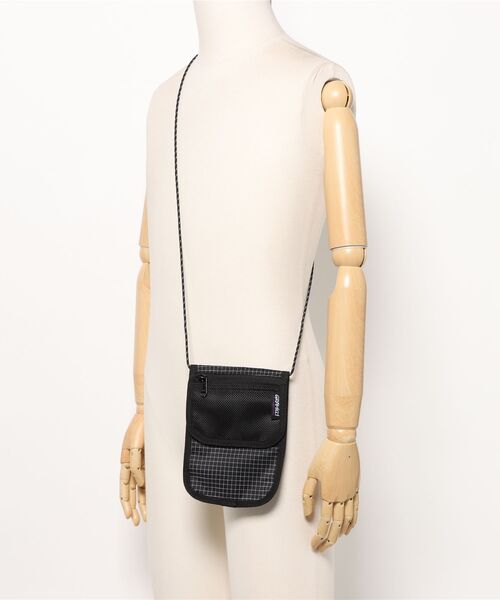 Gramicci(グラミチ)の「【63】【GRAMICCI(グラミチ) 】RIPSTOP NECK POUCH(ショルダーバッグ・メンズ・ブラック・FREE)」の3枚目の写真