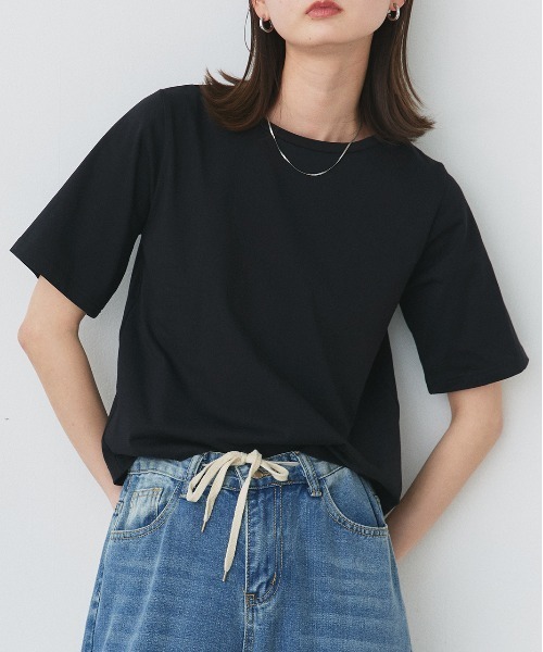 ad thie(アドティエ)の「ベーシック コンパクトTシャツ(Tシャツ/カットソー・レディース・チャコール/ネイビー/オフホワイト/ナチュラル/ブラック・FREE)」の3枚目の写真