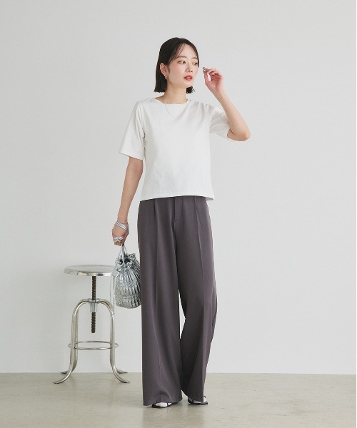 ad thie(アドティエ)の「ベーシック コンパクトTシャツ(Tシャツ/カットソー・レディース・チャコール/ネイビー/オフホワイト/ナチュラル/ブラック・FREE)」の11枚目の写真