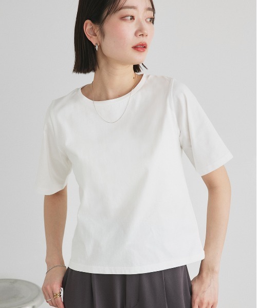 ad thie(アドティエ)の「ベーシック コンパクトTシャツ(Tシャツ/カットソー・レディース・チャコール/ネイビー/オフホワイト/ナチュラル/ブラック・FREE)」の13枚目の写真
