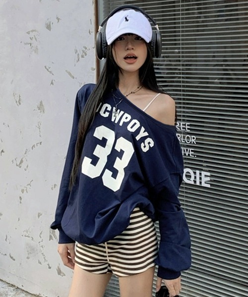 VIBGYOR(ヴィブジョー)の「【EIZZ/アイズ】オフショル ロゴプリント ビッグ Tシャツ(Tシャツ/カットソー・レディース・ネイビー/グレー・FREE)」の9枚目の写真