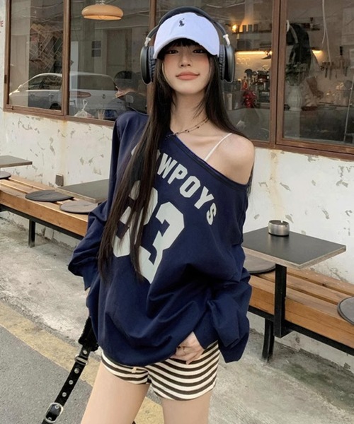 VIBGYOR(ヴィブジョー)の「【EIZZ/アイズ】オフショル ロゴプリント ビッグ Tシャツ(Tシャツ/カットソー・レディース・ネイビー/グレー・FREE)」の10枚目の写真