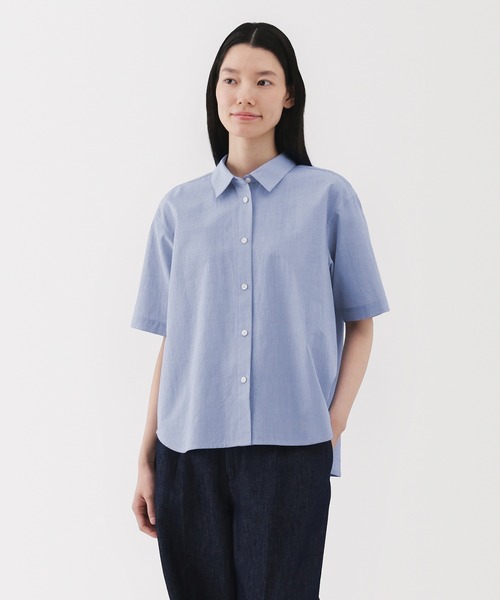 無印良品（ムジルシリョウヒン）の「婦人　涼感　レギュラーカラー半袖シャツ（シャツ/ブラウス・レディース・ライトオレンジ系/サックスブルー系/ブラック/ホワイト・XL/L/M/S）」の3枚目の写真