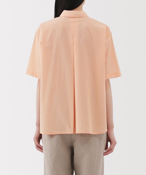 無印良品（ムジルシリョウヒン）の「婦人　涼感　レギュラーカラー半袖シャツ（シャツ/ブラウス・レディース・ライトオレンジ系/サックスブルー系/ブラック/ホワイト・XL/L/M/S）」の7枚目の写真