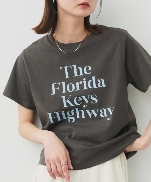 ad thie(アドティエ)の「ベーシックロゴ プリントTシャツ(Tシャツ/カットソー・レディース・ブルー/ナチュラル/ブラック/ホワイト×グリーン/ホワイト×ブラック/チャコール・FREE)」の5枚目の写真