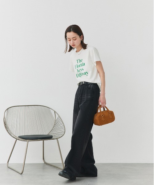 ad thie(アドティエ)の「ベーシックロゴ プリントTシャツ(Tシャツ/カットソー・レディース・ブルー/ナチュラル/ブラック/ホワイト×グリーン/ホワイト×ブラック/チャコール・FREE)」の19枚目の写真