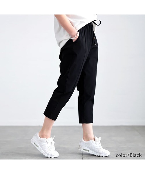 GOLDJAPAN（ゴールドジャパン）の「軽量ストレッチクロップドテーパードパンツ【大きいサイズ対応】（その他パンツ・レディース・ブラック/ベージュ/ネイビー/カーキ/アイボリー/チャコール・LL/3L/4L/5L）」の18枚目の写真
