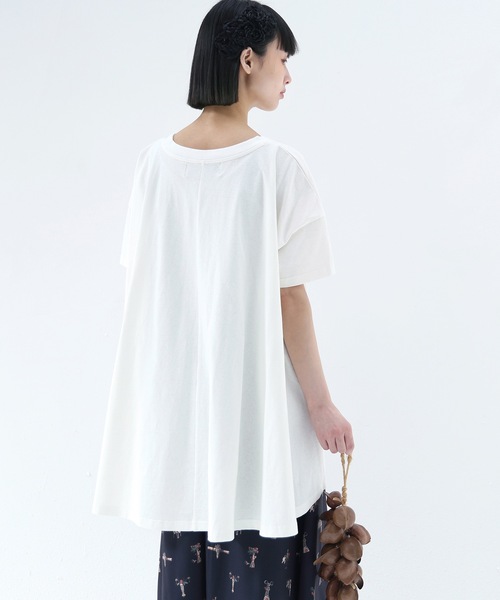 BEDSIDEDRAMA(ベットサイドドラマ)の「DIGNEY DOLL Flare T-Shirt(Tシャツ/カットソー・レディース・ナチュラル/ブラック/ホワイト・1/2)」の4枚目の写真