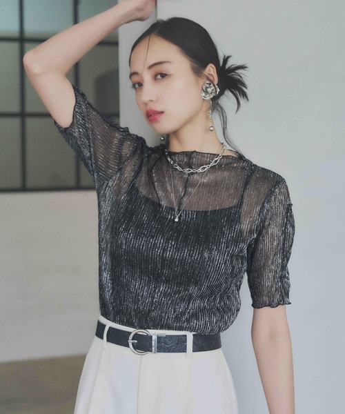 HARE（ハレ）の「ラメプリーツシアートップス(HARE)（Tシャツ/カットソー・レディース・ライトブルー/ブラック×シルバー/ブルー系その他/レッド/ブラック/ブルー/オレンジ・FREE）」の2枚目の写真