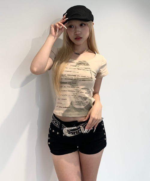 lilful(リルフル)の「グランジ レタリングロゴプリント タイトピチT(Tシャツ/カットソー・レディース・ブラウン/ベージュ・S/M/L)」の14枚目の写真