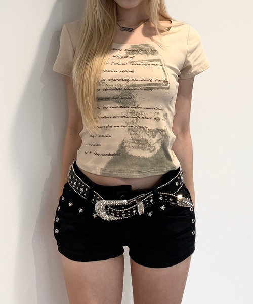 lilful(リルフル)の「グランジ レタリングロゴプリント タイトピチT(Tシャツ/カットソー・レディース・ブラウン/ベージュ・S/M/L)」の18枚目の写真