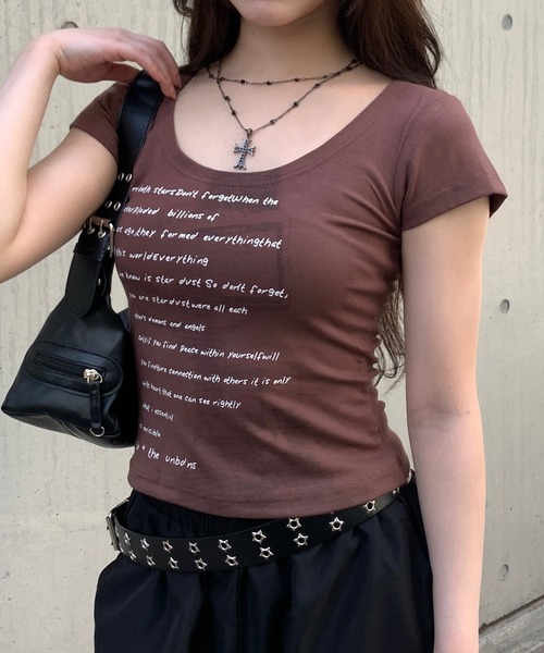 lilful(リルフル)の「グランジ レタリングロゴプリント タイトピチT(Tシャツ/カットソー・レディース・ブラウン/ベージュ・S/M/L)」の22枚目の写真