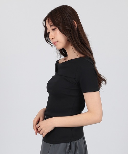 SUWDEE(スーディー)の「one shoulder twist t-shirt(Tシャツ/カットソー・レディース・ブラック/ホワイト・FREE)」の9枚目の写真