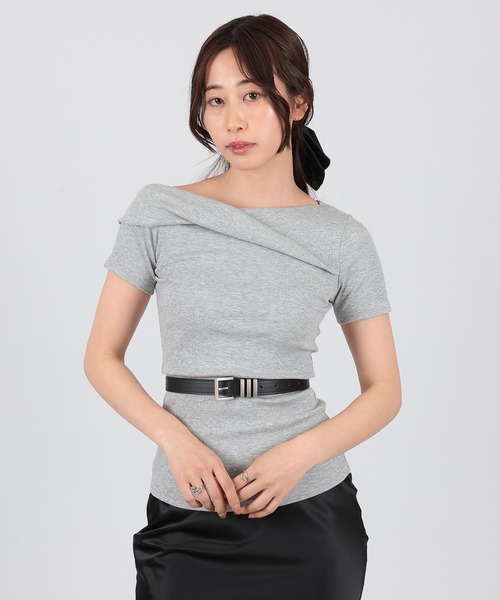 SUWDEE(スーディー)の「one shoulder twist t-shirt(Tシャツ/カットソー・レディース・ブラック/ホワイト・FREE)」の13枚目の写真