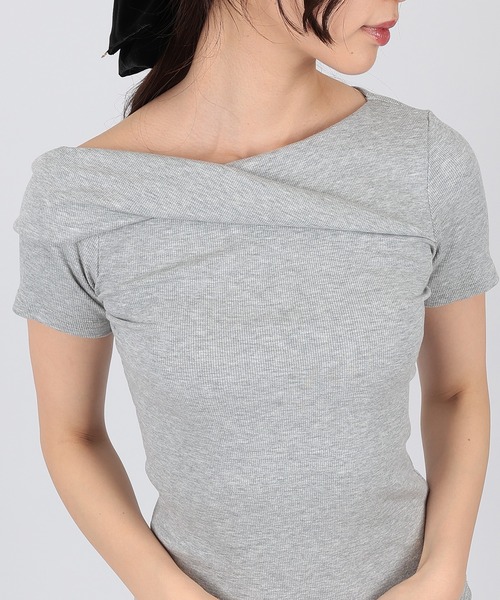 SUWDEE(スーディー)の「one shoulder twist t-shirt(Tシャツ/カットソー・レディース・ブラック/ホワイト・FREE)」の14枚目の写真