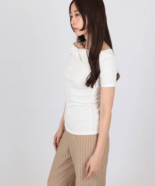 SUWDEE(スーディー)の「one shoulder twist t-shirt(Tシャツ/カットソー・レディース・ブラック/ホワイト・FREE)」の4枚目の写真