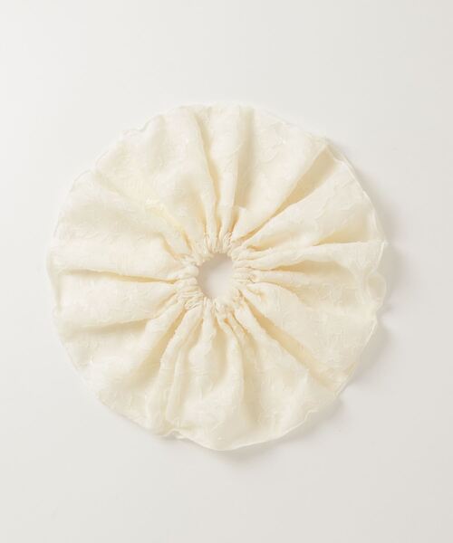 Libra Cue（リブラ キュー）の「シアービッグシュシュ（シュシュ・レディース・ブラック/アイボリー・FREE）」の6枚目の写真