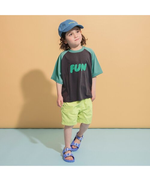 BREEZE（ブリーズ）の「【EASYドライ】ラグランTシャツ_ジュニア対応（Tシャツ/カットソー・キッズ・レインボー/チャコール・80/90/100/110/120/130/140）」の3枚目の写真