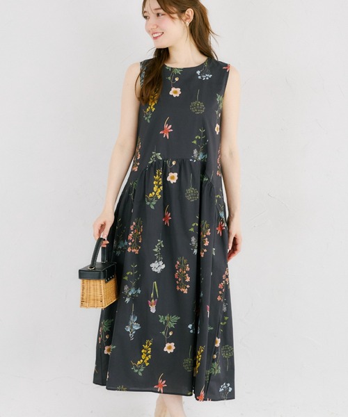 tocco closet(トッコ クローゼット)の「【ZOZO限定】スリーブレスフラワープリントワンピース(ワンピース・レディース・オフホワイト/ブラック・M)」の2枚目の写真