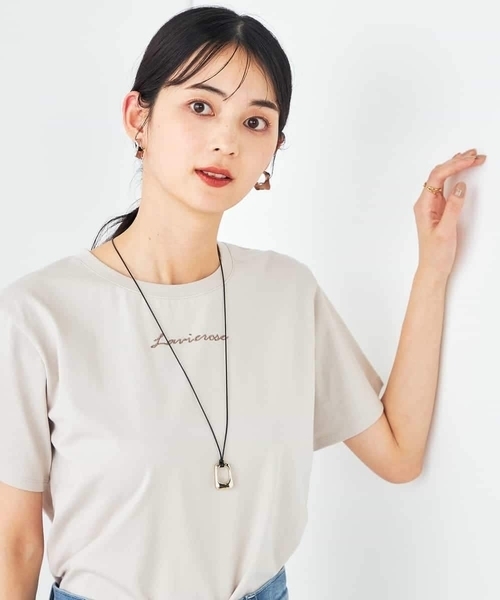 a.v.v(アーヴェヴェ)の「【コットン100%】コンパクト刺繍ロゴTシャツ(Tシャツ/カットソー・レディース・ホワイト/グレー系その他/ブラック・34/36/38/40/42)」の12枚目の写真