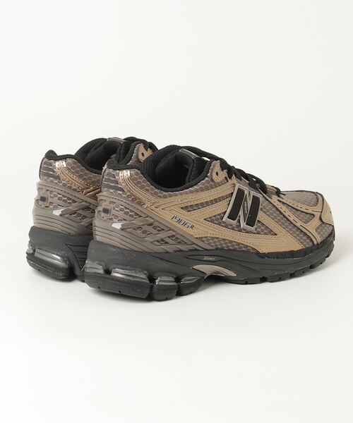 NEW BALANCE(ニューバランス)の「1906R(スニーカー・メンズ・ブラウン系その他/グレー・24.0cm/25.5cm/24.5cm/27.0cm/29.0cm/27.5cm/22.5cm/28.0cm/28.5cm/30.0cm/23.5cm/26.5cm/23.0cm/25.0cm/26.0cm/22.0cm)」の7枚目の写真
