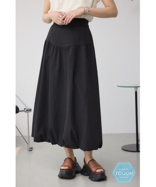 AZUL by moussy（アズールバイマウジー）の「C/T撥水バルーンギャザースカート（スカート・レディース・ブルー/ブラック/ライトベージュ・SMALL/MEDIUM）」の2枚目の写真