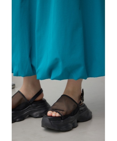 AZUL by moussy（アズールバイマウジー）の「C/T撥水バルーンギャザースカート（スカート・レディース・ブルー/ブラック/ライトベージュ・SMALL/MEDIUM）」の5枚目の写真