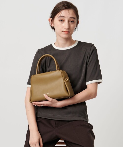 tov（トーヴ）の「＜TOV＞PETAL バッグ（ボストンバッグ・レディース・オフホワイト/ベージュ・FREE）」の19枚目の写真