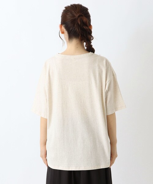 one'sterrace(ワンズテラス)の「コットン天竺 花刺繍入り5分袖プルオーバー(Tシャツ/カットソー・レディース・レッド系9/アイボリー系8/ネイビー系5・02)」の17枚目の写真