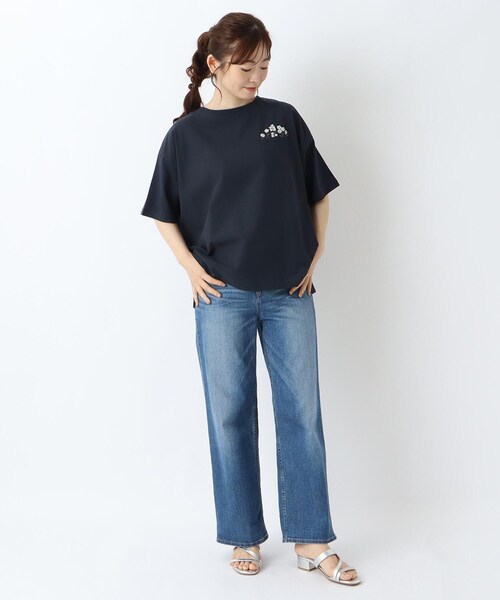 one'sterrace(ワンズテラス)の「コットン天竺 花刺繍入り5分袖プルオーバー(Tシャツ/カットソー・レディース・レッド系9/アイボリー系8/ネイビー系5・02)」の7枚目の写真