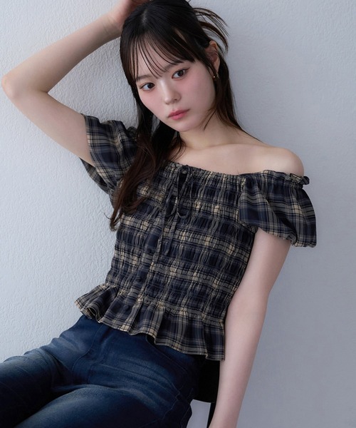 【WEB限定/新色追加】シャーリングブラウス