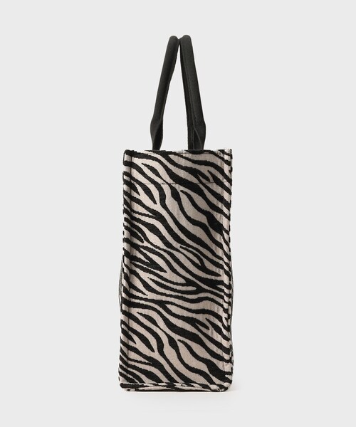 INDIVI(インディヴィ)の「【選べる柄バリエ】スクエアトートバッグ(トートバッグ・レディース・ライトグレー/ライトグレー系3/ブラック系3/ダークブラウン系3・00)」の9枚目の写真