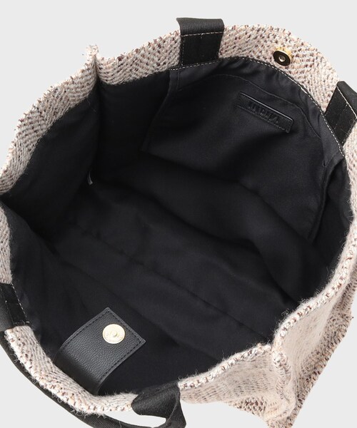 INDIVI(インディヴィ)の「【選べる柄バリエ】スクエアトートバッグ(トートバッグ・レディース・ライトグレー/ライトグレー系3/ブラック系3/ダークブラウン系3・00)」の12枚目の写真