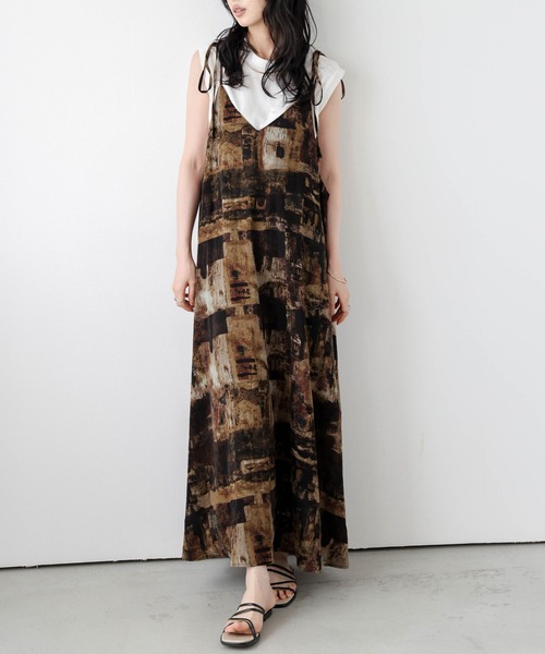 SUGAR BISKET（シュガービスケット）の「ニュアンスプリントキャミソールワンピース（ワンピース・レディース・A/B・フリー）」の2枚目の写真