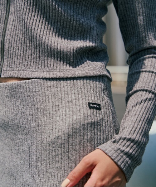 RVCA(ルーカ)の「RVCA/ルーカ MAXI PENCIL SKIRT リブニットスカート BF044-601(スカート・レディース・杢グレー/ベージュ/ブラック・M)」の12枚目の写真
