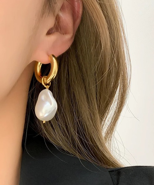 shopnikoniko(ショップニコニコ)の「バロックパール ゴールド フープピアス ステンレス 金属アレルギー対応(ピアス(両耳用)・レディース・ゴールド・フリー)」の5枚目の写真