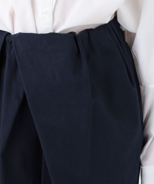 GALERIE VIE（ギャルリー ヴィー）の「■ノンマーセライズドコットン アシンメトリーパンツ（その他パンツ・レディース・ホワイト/ネイビー/ベージュ・36/32）」の4枚目の写真