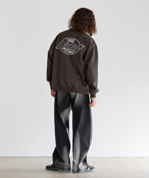 Dickies(ディッキーズ)の「Dickies 裏起毛クルーネック長袖プルオーバー/ブランドロゴ刺繍/ワッペン/バックシンボルプリント刺繍(スウェット・メンズ・ブラック系2/ブラウン/ブラック系1/ブラウン系2/ブラウン系1/ブラック/ネイビー/ネイビー系1/ネイビー系2/ベージュ系2/ベージュ/ベージュ系1・LL/M/L)」の14枚目の写真