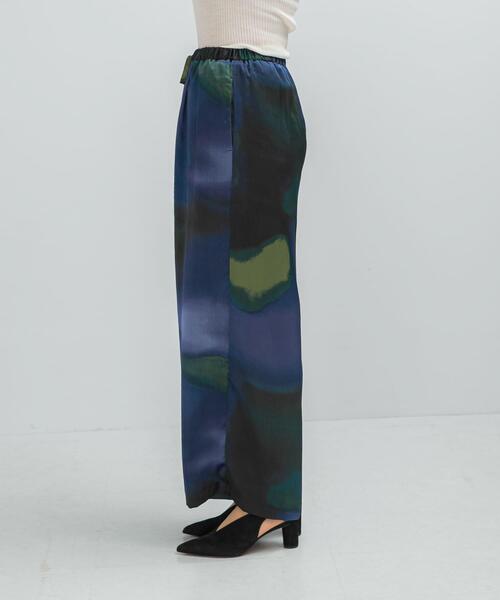 URBAN RESEARCH ROSSO WOMEN(アーバンリサーチ ロッソ)の「CHIGNON グラデーションカラーワイドパンツ(その他パンツ・レディース・ネイビー・FREE)」の5枚目の写真
