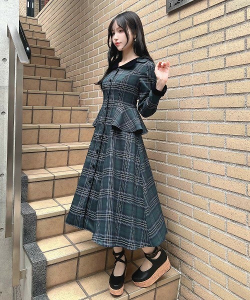 アンアナザーアンジェラス　別珍ラペルぺプラムチェックワンピース an another angelus（アンアナザーアンジェラス）の「別珍ラペル