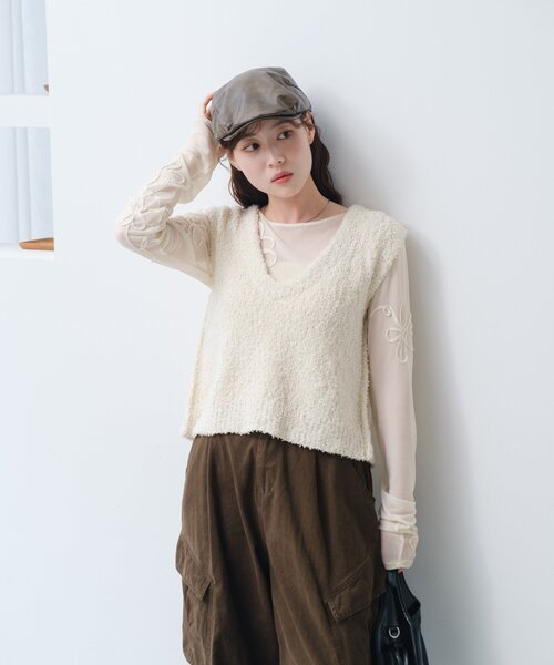 Kastane（カスタネ）の「*【S.Mサイズ展開】リボンヤーンニットベスト（ベスト・レディース・アイボリー/ブラウン/チャコールグレー・MEDIUM/SMALL）」の5枚目の写真